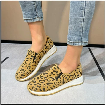 Low Top камуфлаж леопард печат плоски платно обувки жените твърди кръгла глава дишаща ръкав обувки за крака 2023 нови ежедневни обувки
