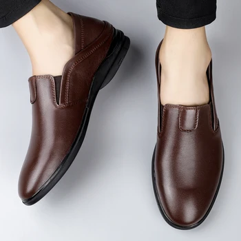 Естествена кожа Мъжки ежедневни обувки Луксозна марка 2022 Мъжки мокасини Мокасини Дишащо приплъзване на дишащи черни обувки за шофиране