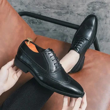 2023 Нови мъжки обувки Ежедневни кожени обувки Мъжка пролет Мъжки британски стил Универсален бизнес Официално облекло Работни кухненски обувки