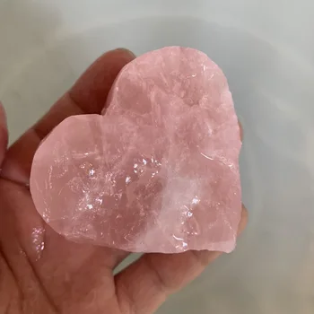 естествен розов кварц кристал любов сърце камък сурова лечебна декорация