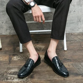 Мъжки обувки 2023 Пролетни кожени обувки Мъжки бизнес Официална височина Увеличаване на стелката Случайни британски дерби сватба младоженец обувки